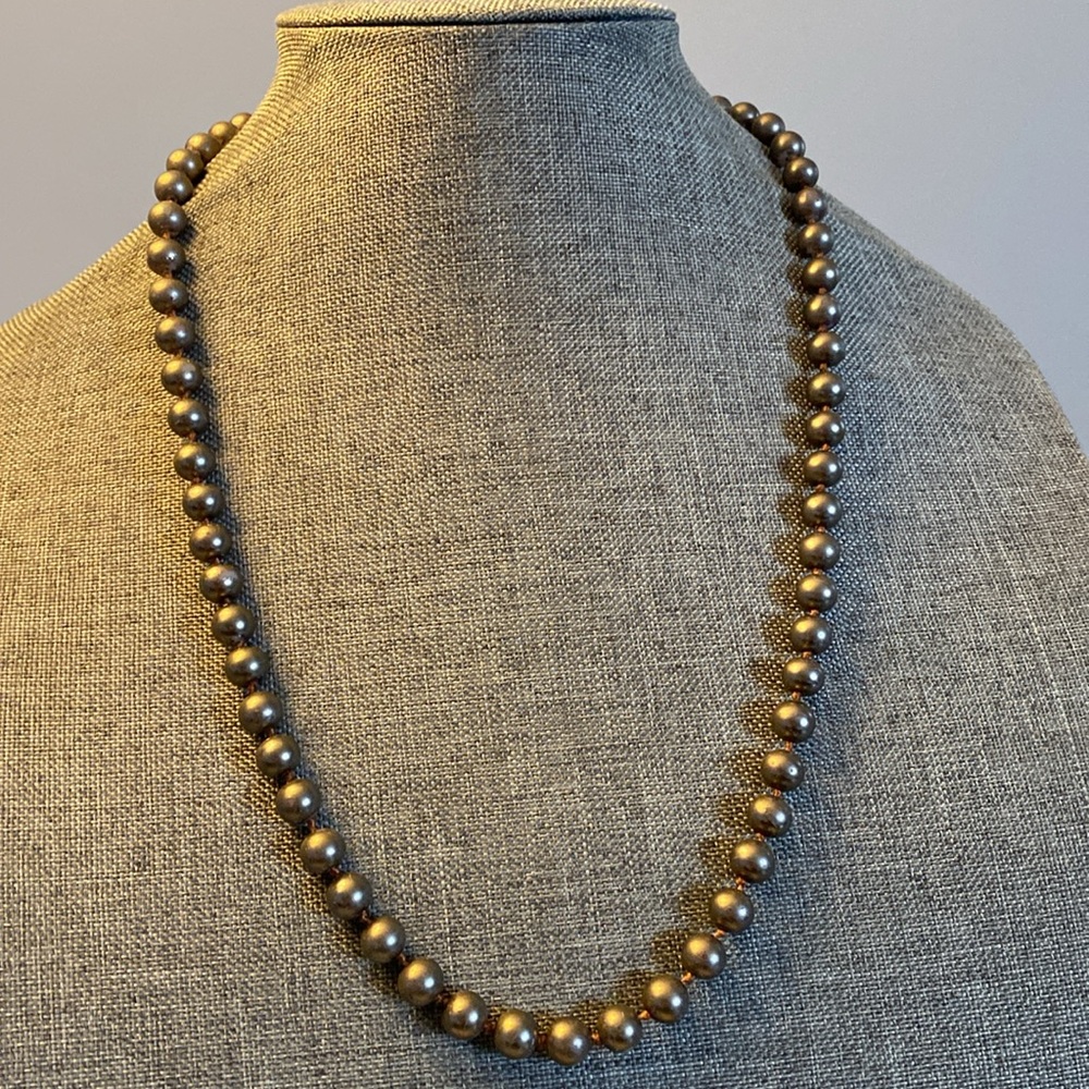 ✨FREE✨Elegant Silver/Gray Faux Pearl Necklace FREE WITH $25 Bundle